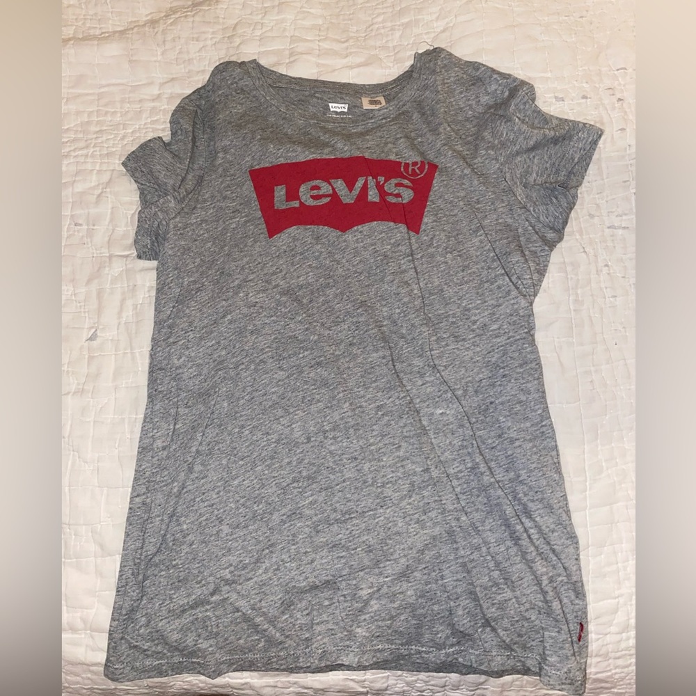 Levis grey T-shirt l, brand name, good condition